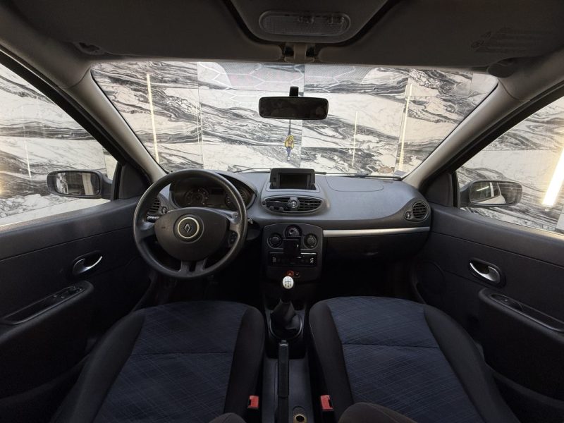 RENAULT CLIO III AUTHENTIQUE 1.5DCI 70