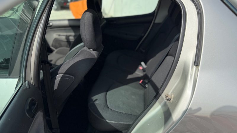 PEUGEOT 206 PEUGEOT 206 TRENDY 1.4 I  88 CV  16V 2006