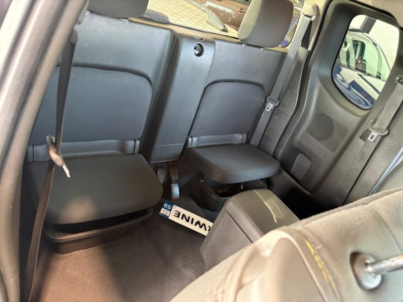 Nissan Navara 2.5 DCI 190ch 🚙 4x4 ✨ Caméra 🔙 Attelage 🔗 Reprise 🔄 Garantie 🛡️