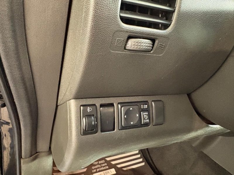 Nissan Navara 2.5 DCI 190ch 🚙 4x4 ✨ Caméra 🔙 Attelage 🔗 Reprise 🔄 Garantie 🛡️