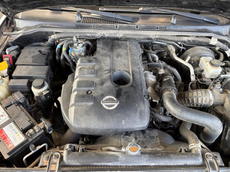 Nissan Navara 2.5 DCI 190ch 🚙 4x4 ✨ Caméra 🔙 Attelage 🔗 Reprise 🔄 Garantie 🛡️