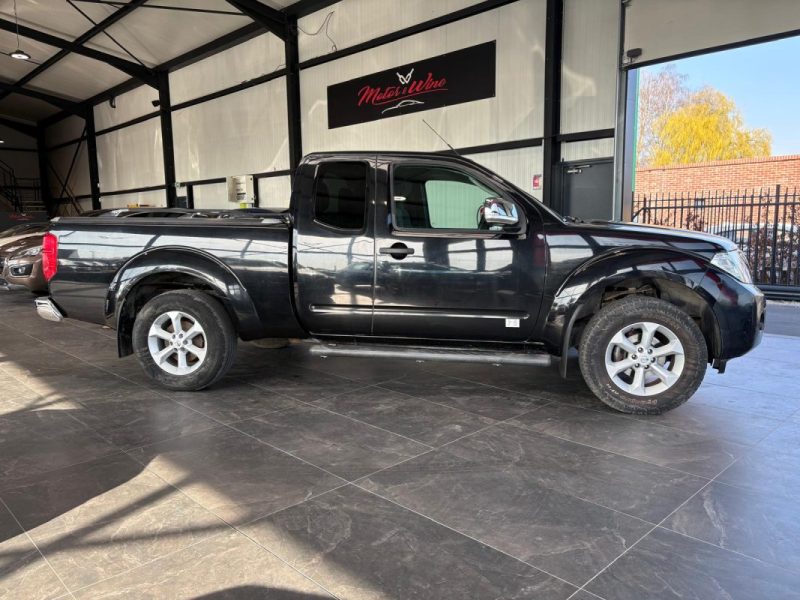 Nissan Navara 2.5 DCI 190ch 🚙 4x4 ✨ Caméra 🔙 Attelage 🔗 Reprise 🔄 Garantie 🛡️