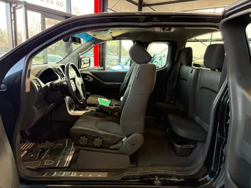 Nissan Navara 2.5 DCI 190ch 🚙 4x4 ✨ Caméra 🔙 Attelage 🔗 Reprise 🔄 Garantie 🛡️