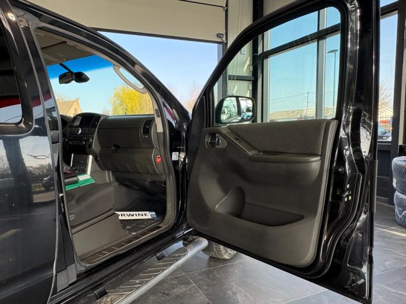 Nissan Navara 2.5 DCI 190ch 🚙 4x4 ✨ Caméra 🔙 Attelage 🔗 Reprise 🔄 Garantie 🛡️