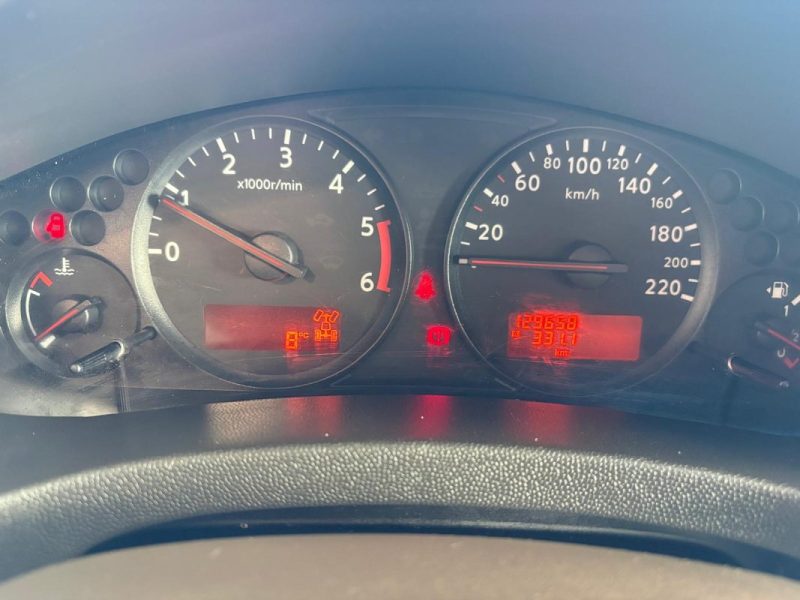 Nissan Navara 2.5 DCI 190ch 🚙 4x4 ✨ Caméra 🔙 Attelage 🔗 Reprise 🔄 Garantie 🛡️