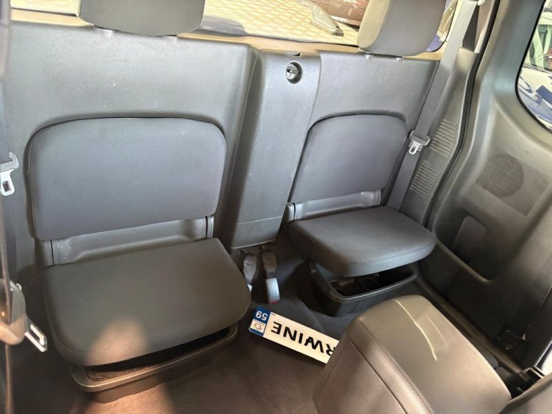 Nissan Navara 2.5 DCI 190ch 🚙 4x4 ✨ Caméra 🔙 Attelage 🔗 Reprise 🔄 Garantie 🛡️