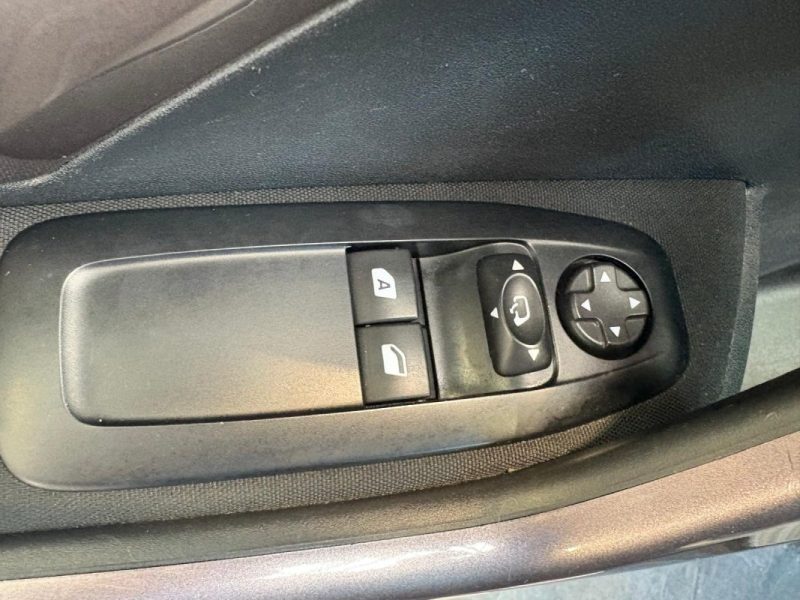 🔹 Peugeot 2008 – Finition Allure 🔹 1.6 HDi – 92 chevaux 🔹 Boîte manuelle - Garantie 