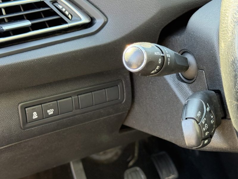 Peugeot 308 II 1.6 e-HDi FAP 115ch Féline Garantie