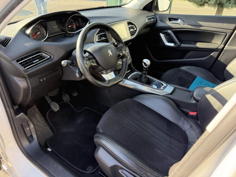 Peugeot 308 II 1.6 e-HDi FAP 115ch Féline Garantie