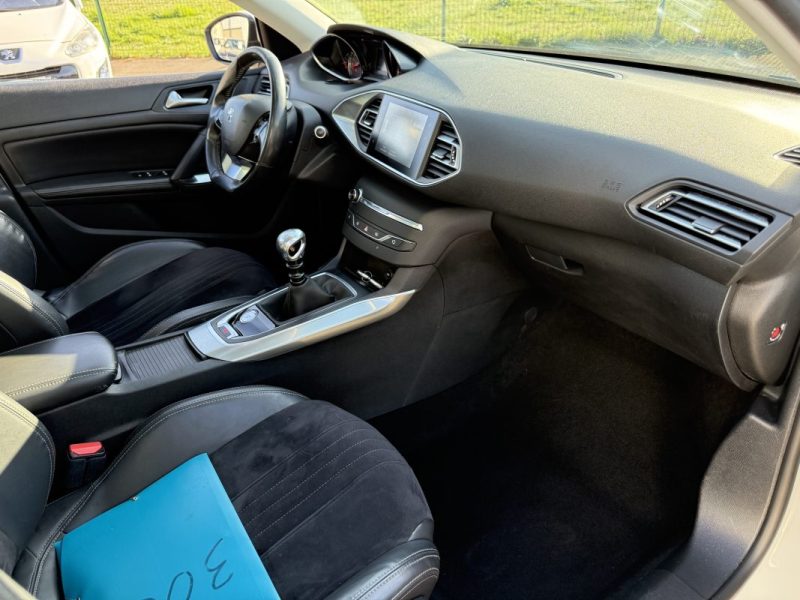 Peugeot 308 II 1.6 e-HDi FAP 115ch Féline Garantie