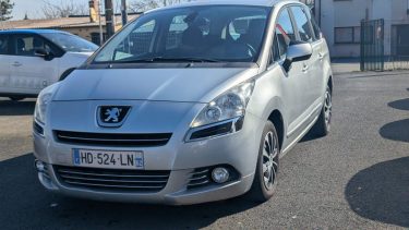 PEUGEOT 5008 1.6 HDI 112 PREMIUM PACK 6 CH FISCAUX 2011