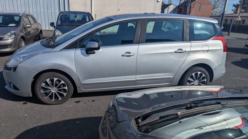 PEUGEOT 5008 1.6 HDI 112 PREMIUM PACK 6 CH FISCAUX 2011