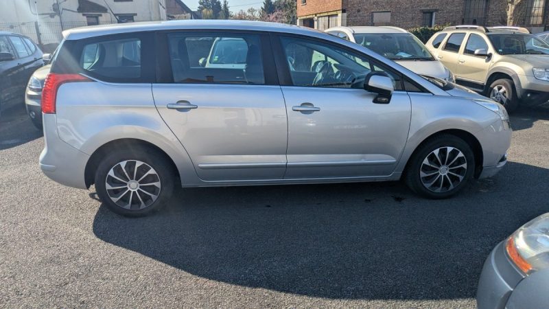 PEUGEOT 5008 1.6 HDI 112 PREMIUM PACK 6 CH FISCAUX 2011