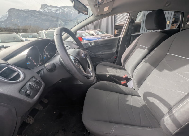 FORD FIESTA 1.25 82CH FAIBLE KILOMETRAGE CLIMATISATION