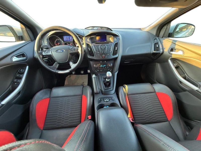 FORD  FOCUS ST 2.0i 250ch 2.Main