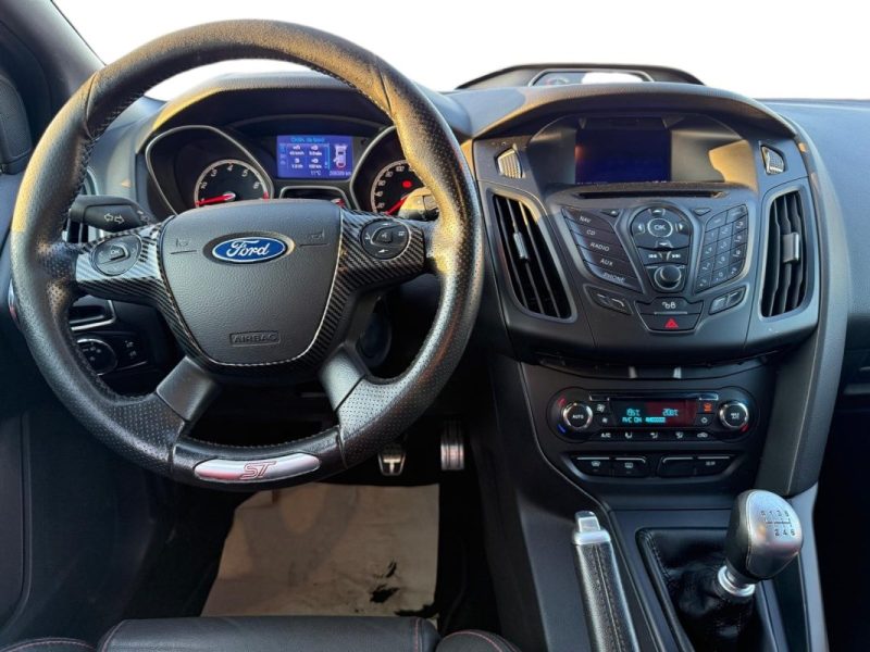 FORD  FOCUS ST 2.0i 250ch 2.Main
