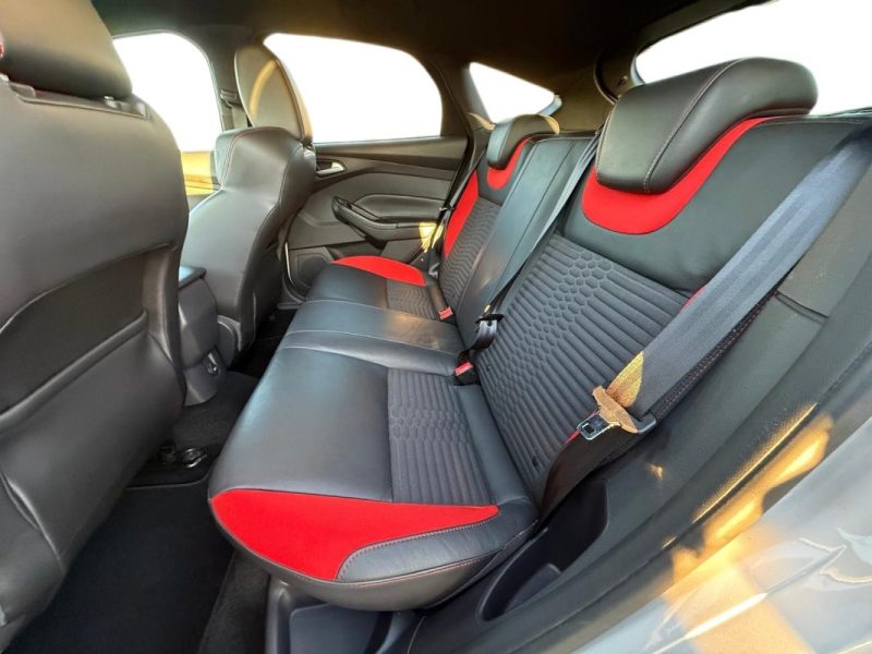 FORD  FOCUS ST 2.0i 250ch 2.Main