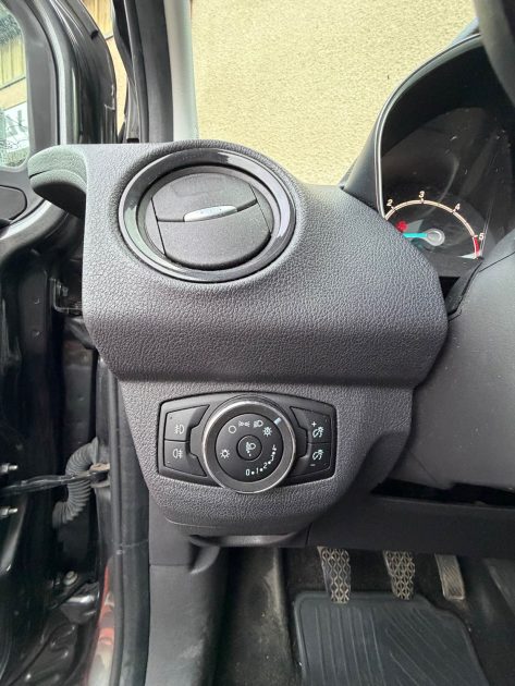 FORD TOURNEO COURIER 1.5 TDCI 95