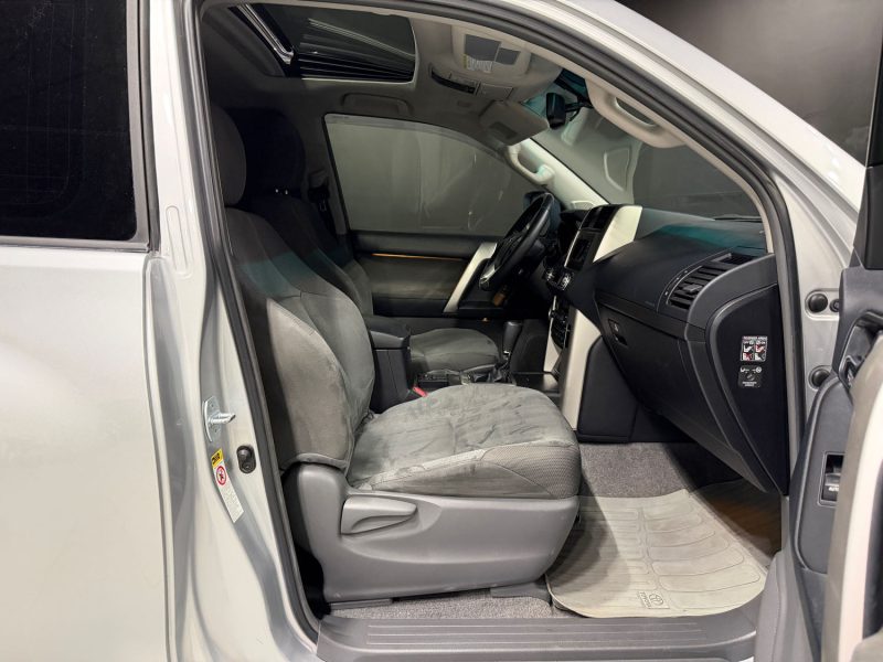 TOYOTA LAND CRUISER  2011