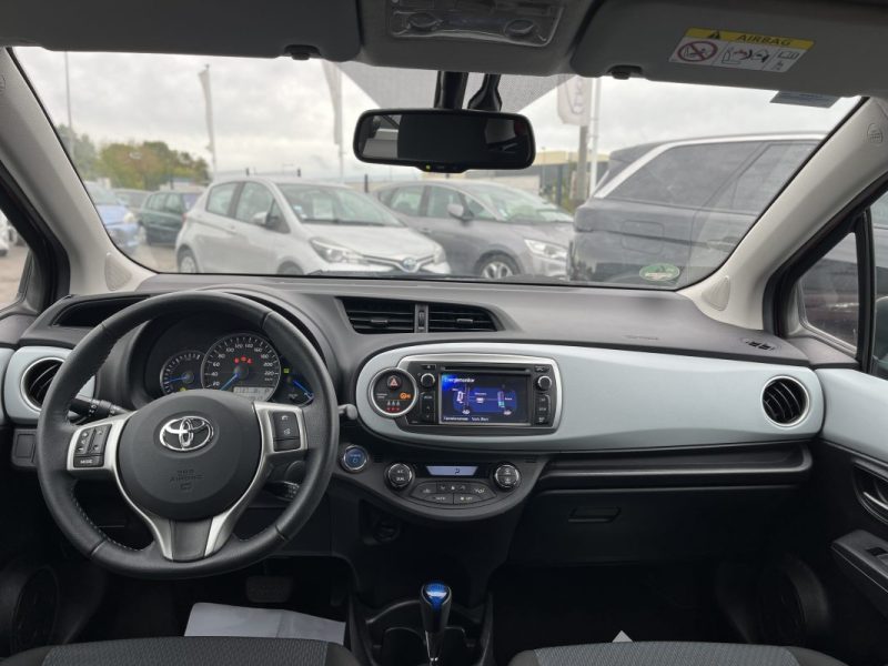 TOYOTA YARIS III 1.5 HYBRID 100h BUSINESS