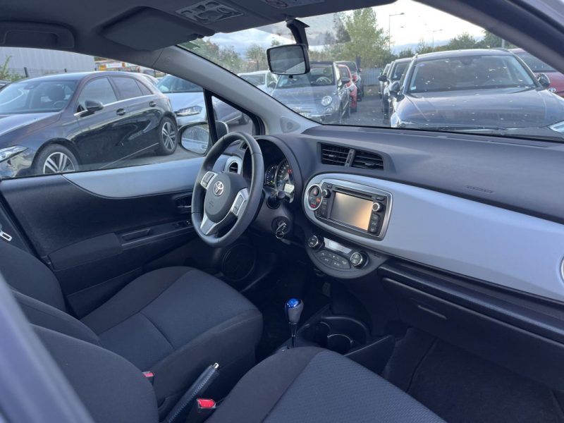 TOYOTA YARIS III 1.5 HYBRID 100h BUSINESS