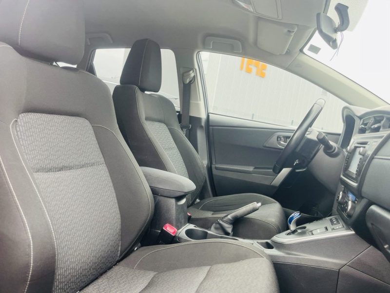 TOYOTA AURIS 1.8 HYBRID 136h DYNAMIC BUSINESS