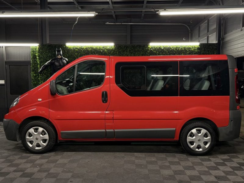 RENAULT TRAFIC II PHASE 2 PASSENGER 2.0 DCI 90 Cv L1H1 67 100 Kms 1ERE MAIN - Garantie 1 an