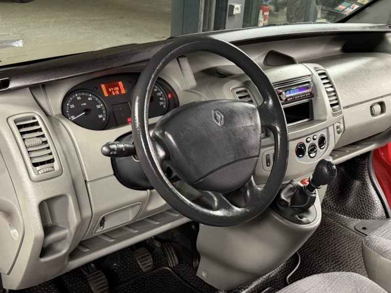 RENAULT TRAFIC II PHASE 2 PASSENGER 2.0 DCI 90 Cv L1H1 67 100 Kms 1ERE MAIN - Garantie 1 an