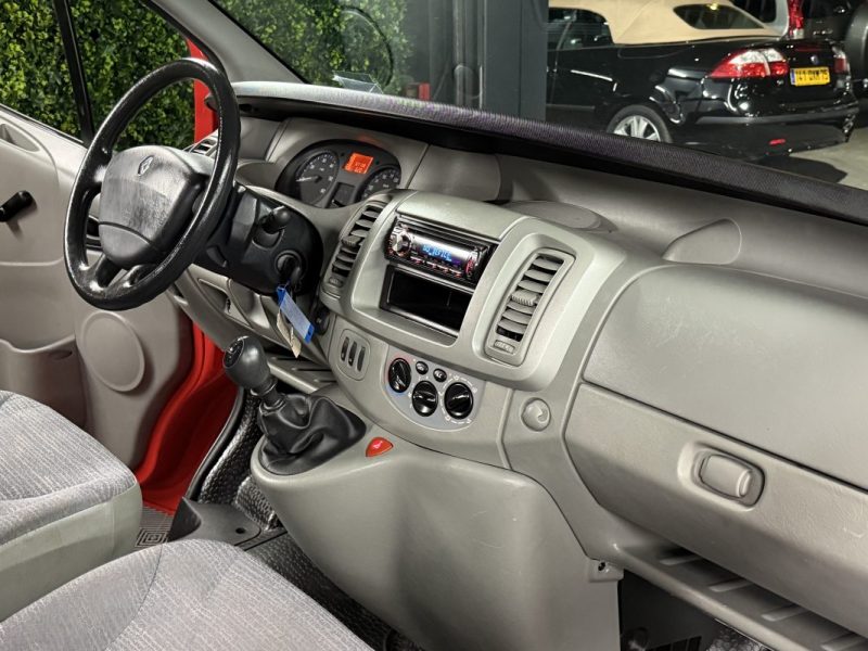 RENAULT TRAFIC II PHASE 2 PASSENGER 2.0 DCI 90 Cv L1H1 67 100 Kms 1ERE MAIN - Garantie 1 an