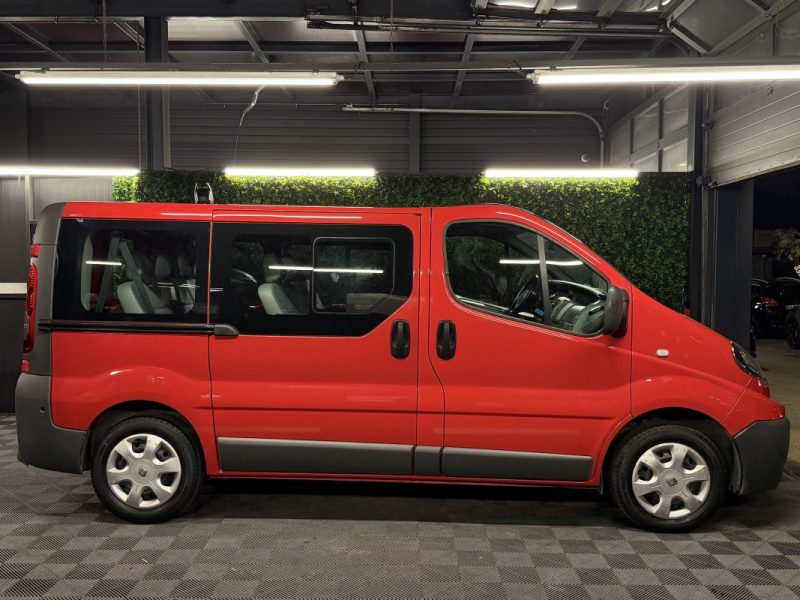 RENAULT TRAFIC II PHASE 2 PASSENGER 2.0 DCI 90 Cv L1H1 67 100 Kms 1ERE MAIN - Garantie 1 an