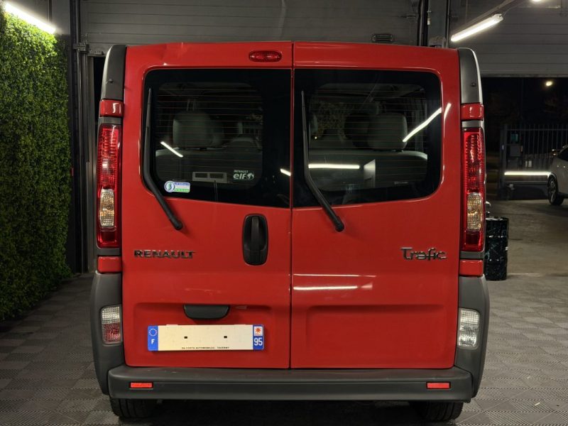 RENAULT TRAFIC II PHASE 2 PASSENGER 2.0 DCI 90 Cv L1H1 67 100 Kms 1ERE MAIN - Garantie 1 an