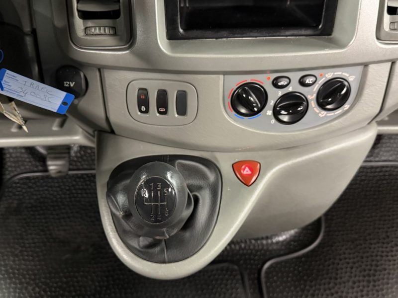 RENAULT TRAFIC II PHASE 2 PASSENGER 2.0 DCI 90 Cv L1H1 67 100 Kms 1ERE MAIN - Garantie 1 an