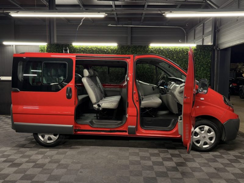 RENAULT TRAFIC II PHASE 2 PASSENGER 2.0 DCI 90 Cv L1H1 67 100 Kms 1ERE MAIN - Garantie 1 an