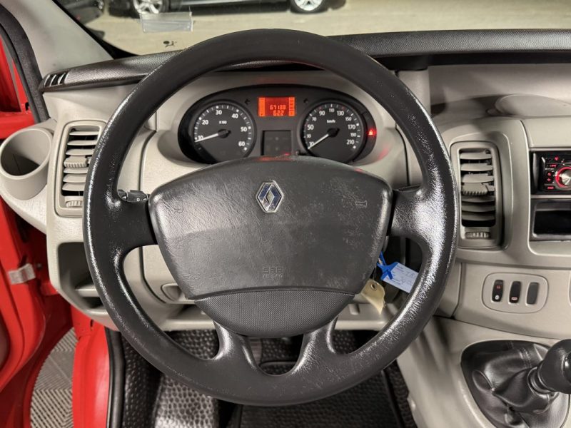 RENAULT TRAFIC II PHASE 2 PASSENGER 2.0 DCI 90 Cv L1H1 67 100 Kms 1ERE MAIN - Garantie 1 an