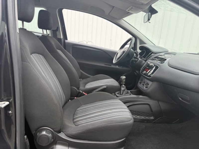 FIAT PUNTO 1.4 8V 77 MYLIFE 2011