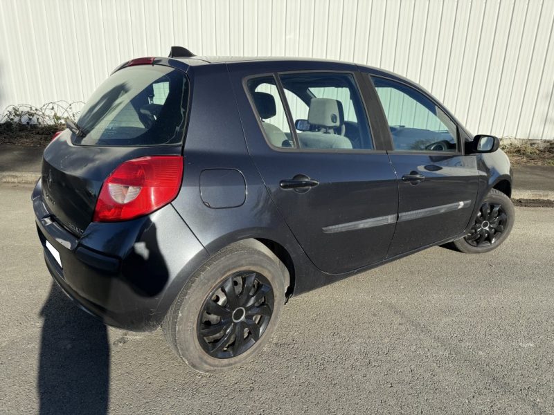 RENAULT CLIO III CONFORT DYNAMIQUE 1.4 16V 2006