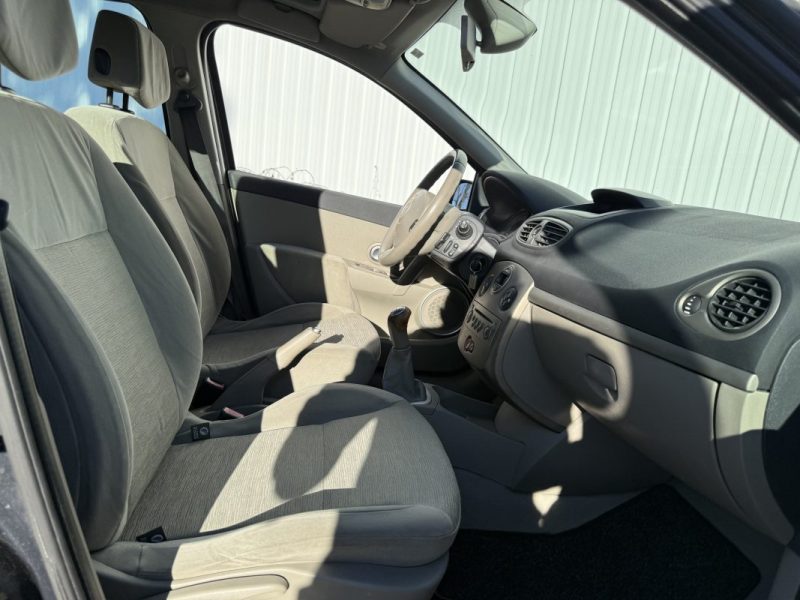 RENAULT CLIO III CONFORT DYNAMIQUE 1.4 16V 2006