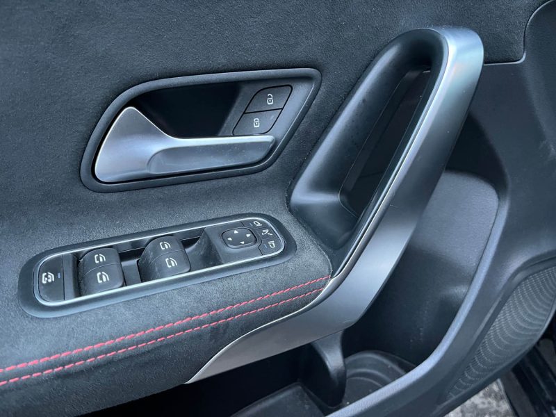 MERCEDES CLASSE A 200D AMG LINE 8G DCT- TOIT OUVRANT- CARPLAY  