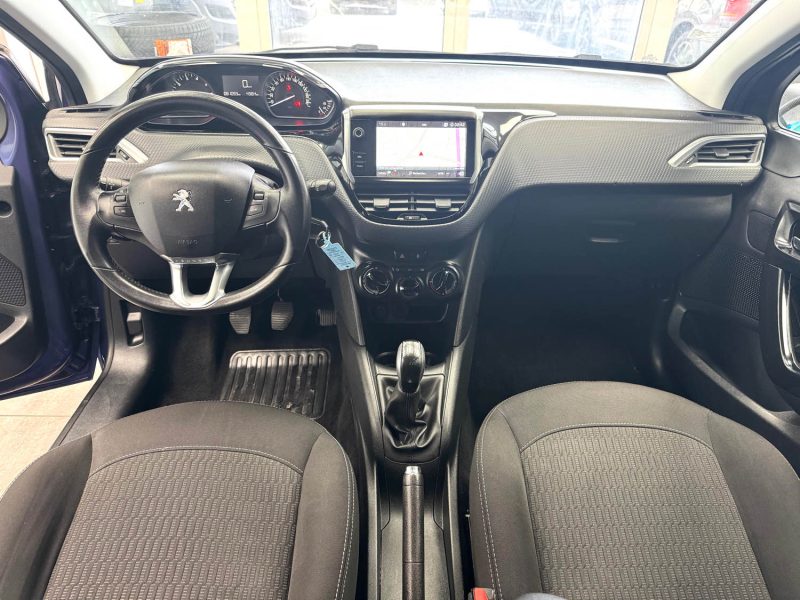 PEUGEOT 208 1.2 ESSENCE 82 CH SYLE 5PLACES 2017