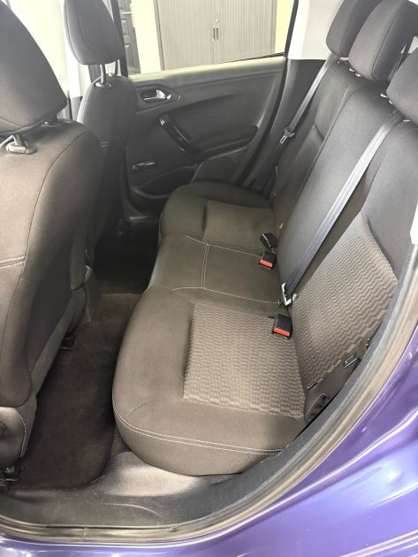 PEUGEOT 208 1.2 ESSENCE 82 CH SYLE 5PLACES 2017