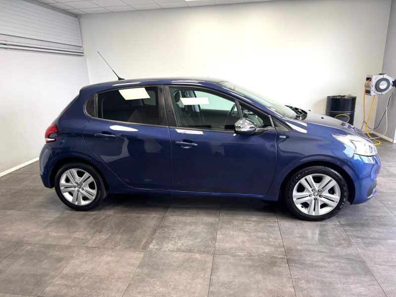 PEUGEOT 208 1.2 ESSENCE 82 CH SYLE 5PLACES 2017