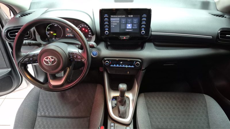 TOYOTA YARIS 4 BERLINE 116cv DYNAMIC/1 ERE MAIN/TVA RECUPERABLE