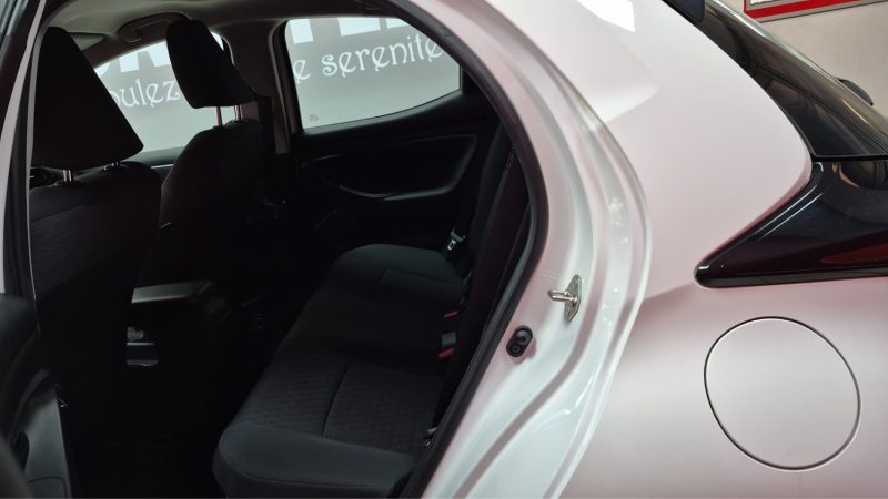 TOYOTA YARIS 4 BERLINE 116cv DYNAMIC/1 ERE MAIN/TVA RECUPERABLE