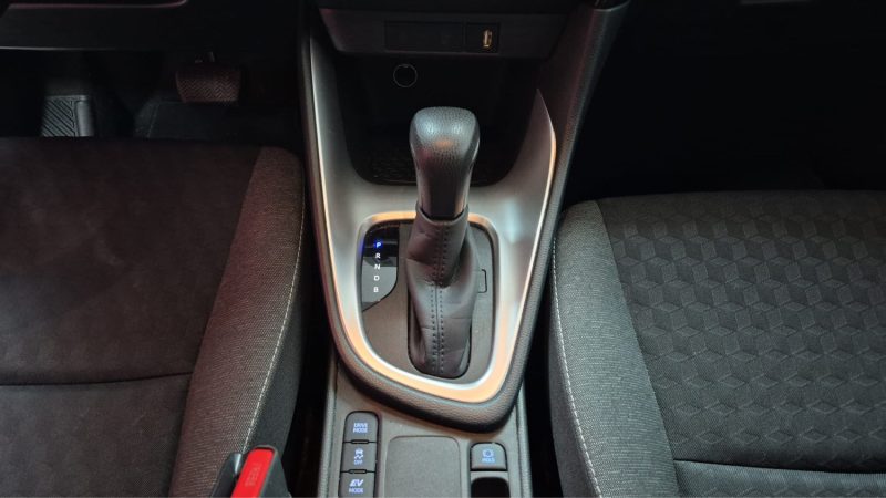 TOYOTA YARIS 4 BERLINE 116cv DYNAMIC/1 ERE MAIN/TVA RECUPERABLE