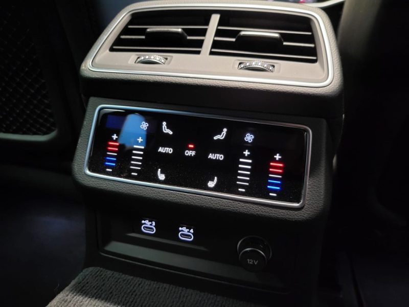 AUDI RS6 AVANT C8 600ch V8 Quattro TIPTRONIC 8 / TOIT OUVRANT + 1ER MAIN + PAS DE MALUS + B&O /