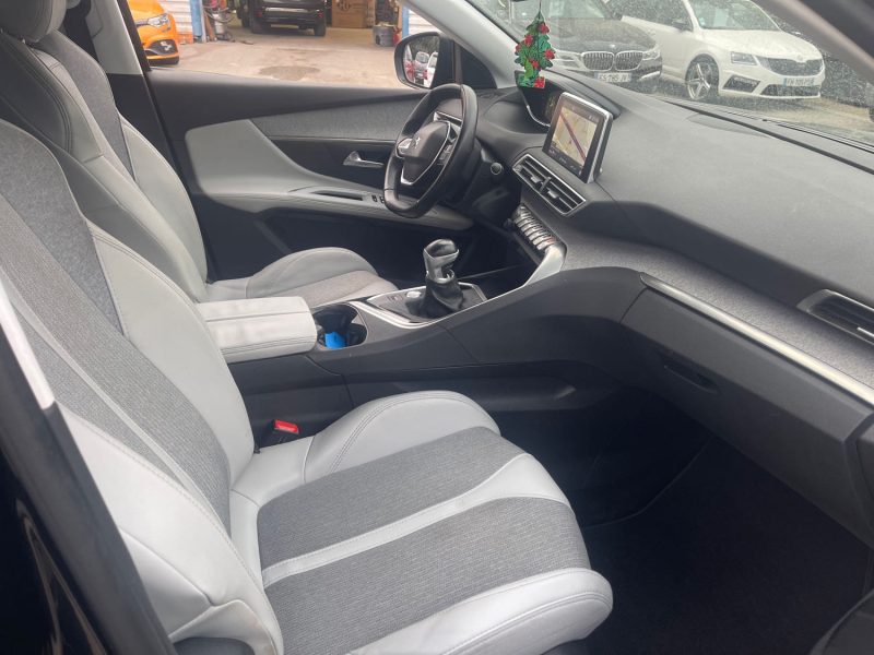 PEUGEOT 5008 II 1.6 BLUEHDI 120CH S&S BVM6 ALLURE 210MKM