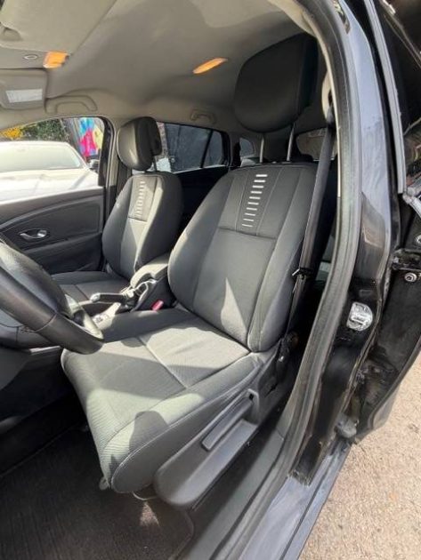 RENAULT MEGANE 1.5 DCI EXPRESSION 2011 - 67 900Kms - Distrib ok - Parfait Etat - Suivit RENAULT