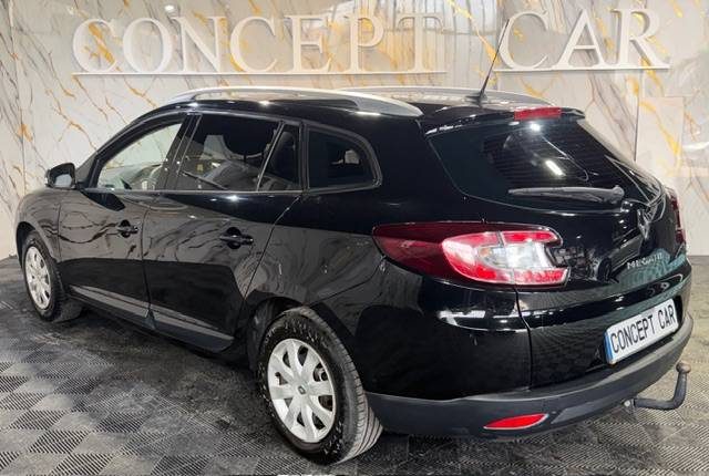 RENAULT MEGANE 1.5 DCI EXPRESSION 2011 - 67 900Kms - Distrib ok - Parfait Etat - Suivit RENAULT