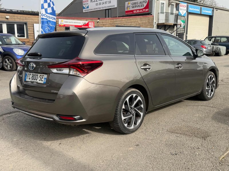 TOYOTA AURIS HSD 136H TENDANCE RC18 2018