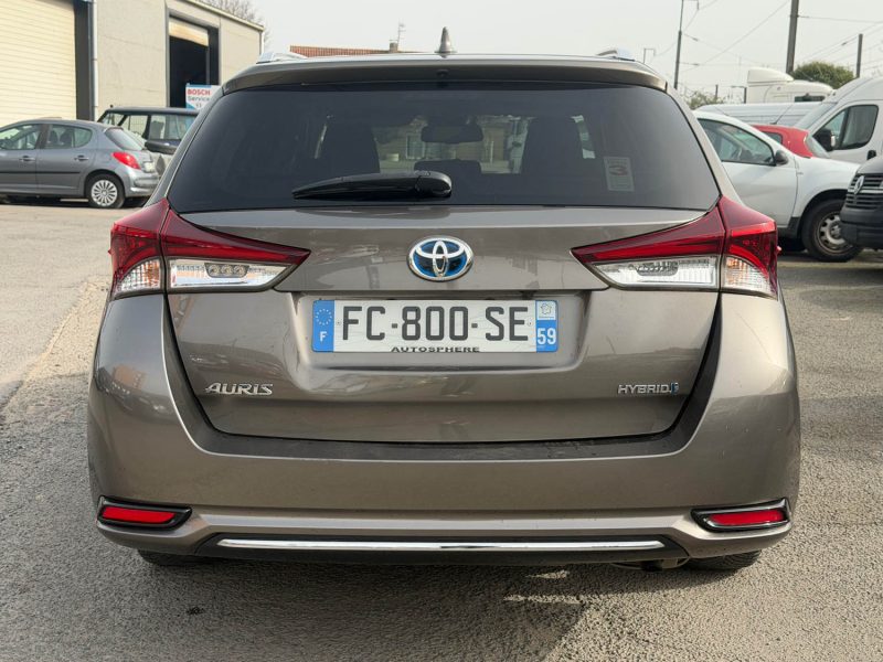TOYOTA AURIS HSD 136H TENDANCE RC18 2018